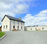 Killarney Old School Road sleeps 6