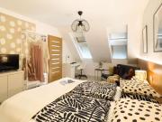 Palace Quarter 1 Peaceful Modern Central Top Floor Apartment