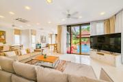 Spacious 6-Bedroom Pool Villa in Laguna