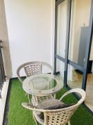 Kilimani homes Paradise 2 bedroom 2mns to eateries and shopping mall, NETFLIX and balcony