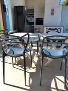 ESPAÇO PÉROLA GUANABARA, 70 Metros do Mar, 4 Suítes independentes COM AR, Área Gourmet Integrada com Piscina,Churrasqueira, 900 Metros de CASTELHANOS, ideal para FAMÍLIAS E AMIGOS