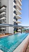 16 on Bree Stunning Apt Gym and Pool and Parking