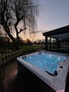 Grand Gîte Le Saule en Scie - 3 étoiles - Spa chauffé, 12 à 14 pers, jardin clos, 30 mn PuyduFou