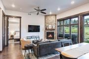 Unbeatable Location, Sleeps 5, Ski Access Across the Street, Large Hot Tub, Walk to the Lift