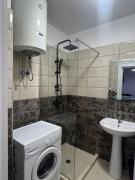 Curri Apartment in Twin Tower- modern Apartament 4 people, 3 min from the Beach