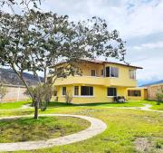 House - Quinta Paraíso Mitad del Mundo