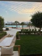 Ground Modern Apartment