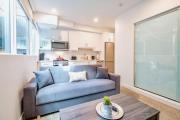 Chic 2BR Basement Suite 2BR Toronto Getaway near Downtown - The Roland