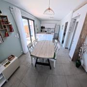 Villa Chrisaline, Centre Moliets, 5 ch, 10 pers, clim, piscine chauffée, équipements premium