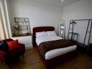 Stylish 1-Bed Flat - Walk to Nottingham Centre - Contractors Welcome