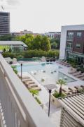 Pool View Downtown Near Stadiums
