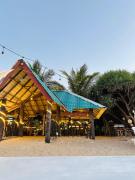 Surfing Beach Nilaveli