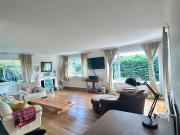 Top Hassocks