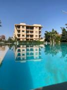 Luxury apartment with 2 pools