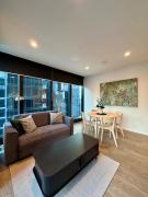 Luxury 2Bed2Bath Apt Near Crown Parking