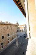 Top Urbino