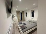 room with great access to central London