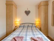 Top Llanfihangel-y-creuddyn