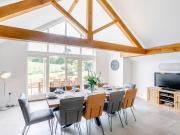 5 Bed in Tealby 78678