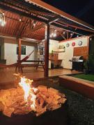 Casa en Boquete con gazebo, BBQ y fogata en el exterior - Kame House