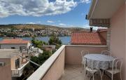 2 Bedroom Lovely Apartment In Okrug Gornji