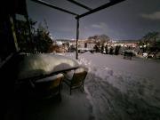 Hilltop view - 2 bedroom house with garden bbq - private parking - 12min to Uzupis anytime