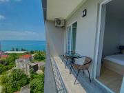 Green House - Apartment with Separate Room and Sea View