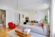 Charming apartment- 2BR-4P- Parc Monceau