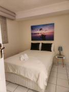 Marine Beach 3 Bedroom Apartment Umhlanga