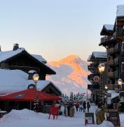 Arc 1950 Manoir Savoie Skis aux pieds