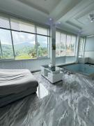 Teras Luhur Villa dengan Jacuzzi
