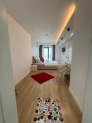 AmyMamaia marina blue