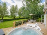 2 Luckington Stables-W8322