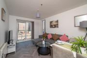 Modern City Centre Apartment Sleeps 4, Walk to Everything!