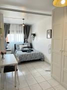 Studio cosy avec vidéoprojecteur, à 100m du métro