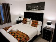 Modern & Spacious - Walk to London ExCEL- Parking