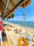 Bungalow Tikki beach PineApple