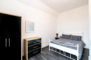 Colwyn Bay Two Bedroom Apartment by Guestz