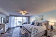 Lazy L at the Lake - Chic 3 BDR Condo with Boat Slip