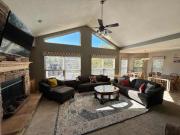 Lake It Easy - Waterfront Getaway with 7 Bedrooms