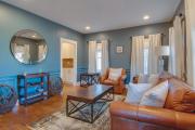 Perfect for Groups - Fenced-In Yard Pet Friendly