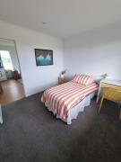 Karaka Modern 2 bedroom unit