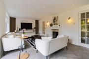 Stunning 4-bed Home in Milton Keynes by Renzo, Swimming Pool, Games Room!