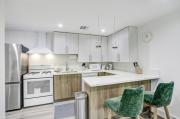 Top Tarzana