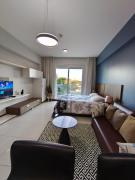 Z SHOPPING LA GALERIA APT 507 Great Location! Low price! Full amenities!