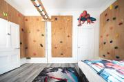 Comic House with Climbing Wall & Themes
