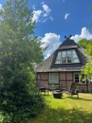 Gemütliche Reetdachkate an der Elbe