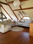 Gemütliche Reetdachkate an der Elbe