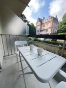 Anabel - résidence calme et protégée , appart avec balcon, proche du centre ville et de la plage