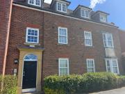 Spacious 2 Bedroom Apartment in Bedford, Near Milton Keynes & Local Business Parks
